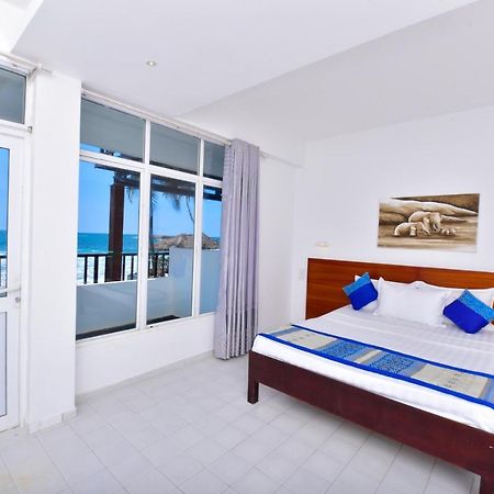 Lucky Seven Beach Resort Hikkaduwa Exterior photo