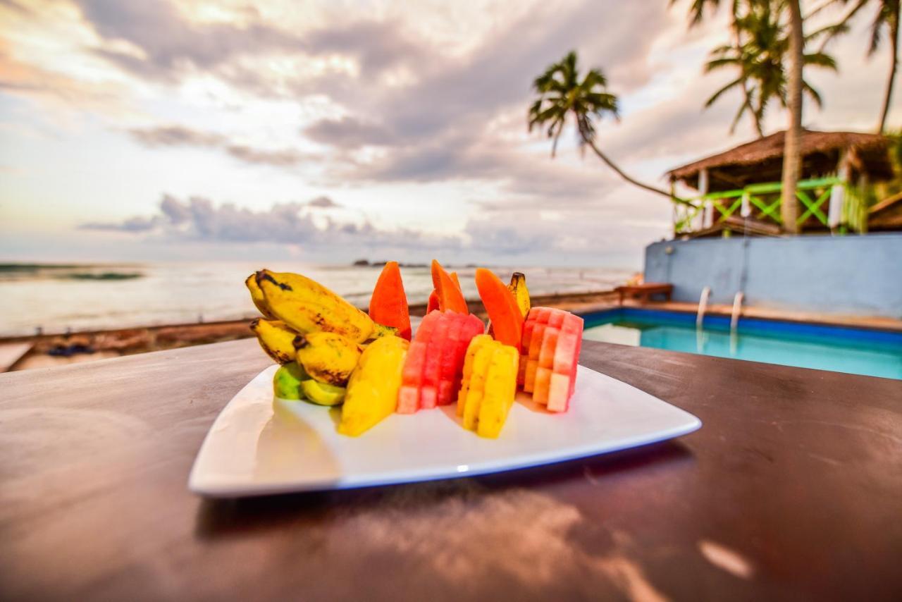 Lucky Seven Beach Resort Hikkaduwa Exterior photo